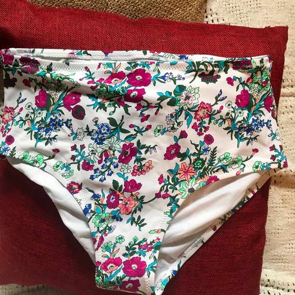 HIGHWAISTED FLOWER BATHING SUIT BOTTOM. - Picture 1 of 2